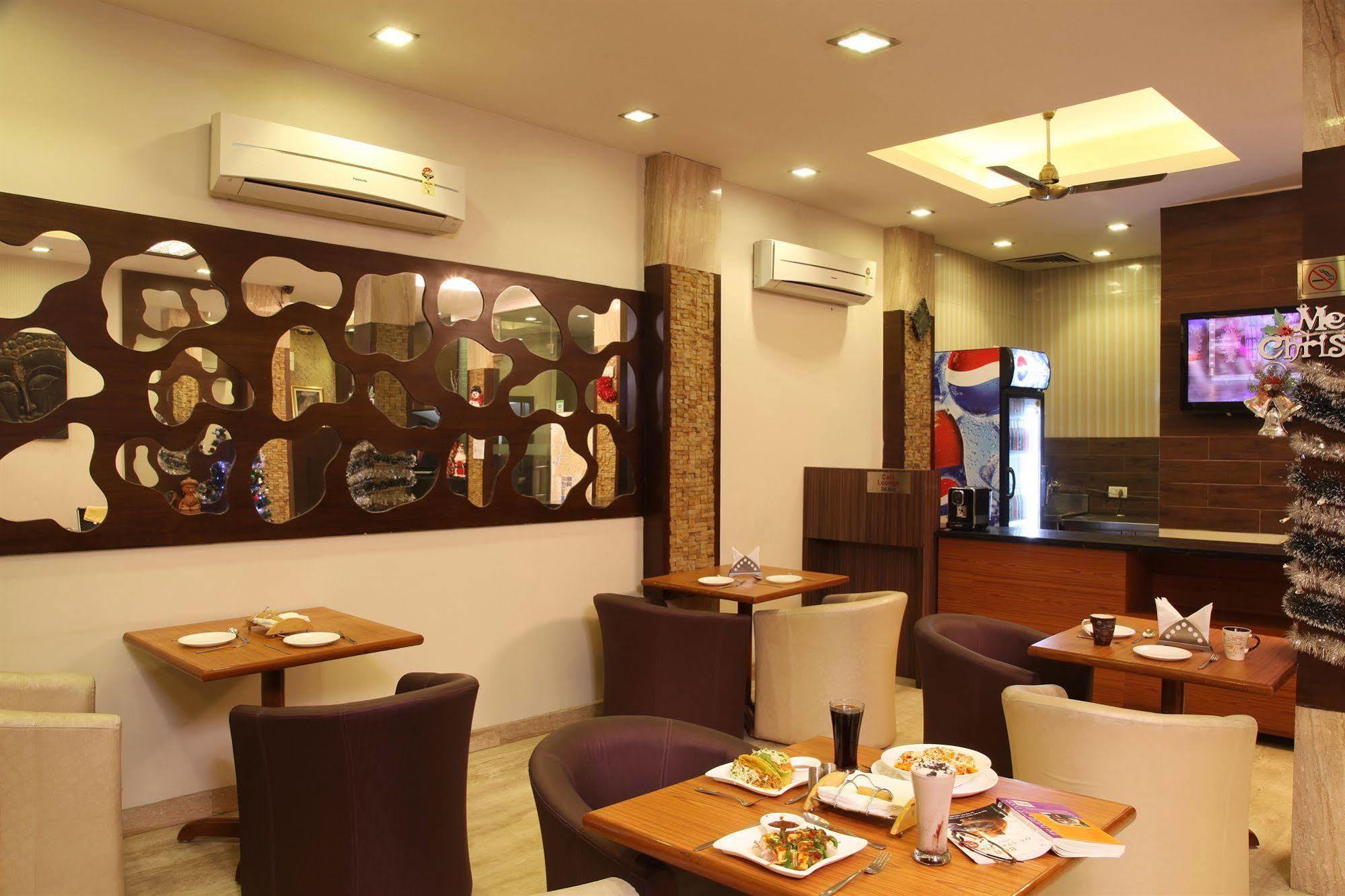 Rupam Hotel Δελχί Εξωτερικό φωτογραφία
